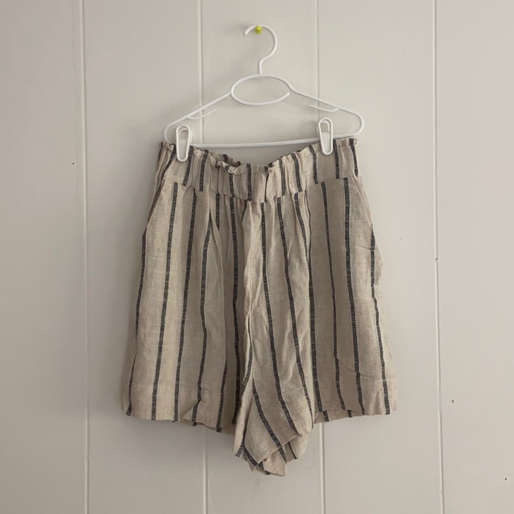 Urban Outfitters Linen High Waist Shorts size M